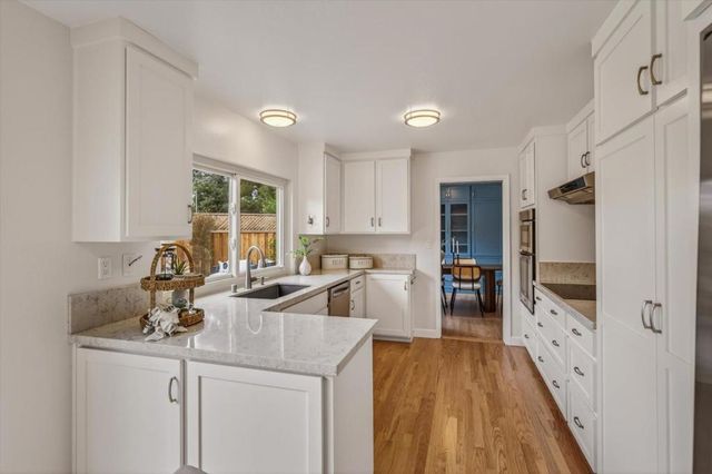2740 Ramos Court, Mountain View, CA 94040