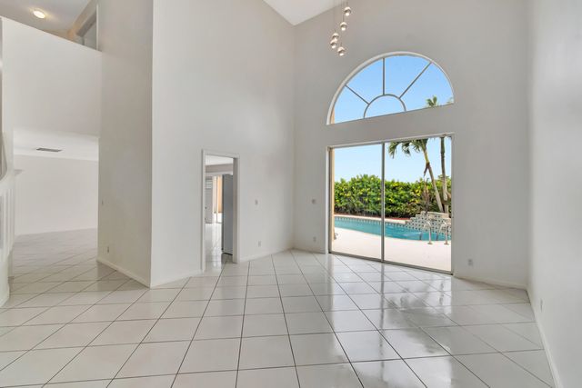 8895 Sonoma Lake Boulevard, Boca Raton, FL 33434