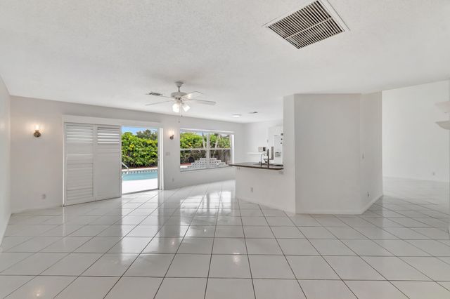 8895 Sonoma Lake Boulevard, Boca Raton, FL 33434