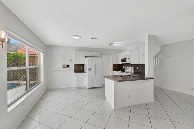 8895 Sonoma Lake Boulevard, Boca Raton, FL 33434