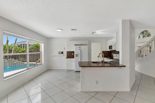 8895 Sonoma Lake Boulevard, Boca Raton, FL 33434