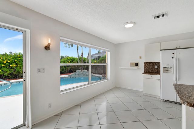 8895 Sonoma Lake Boulevard, Boca Raton, FL 33434