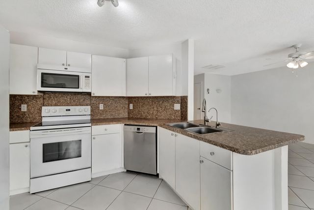 8895 Sonoma Lake Boulevard, Boca Raton, FL 33434