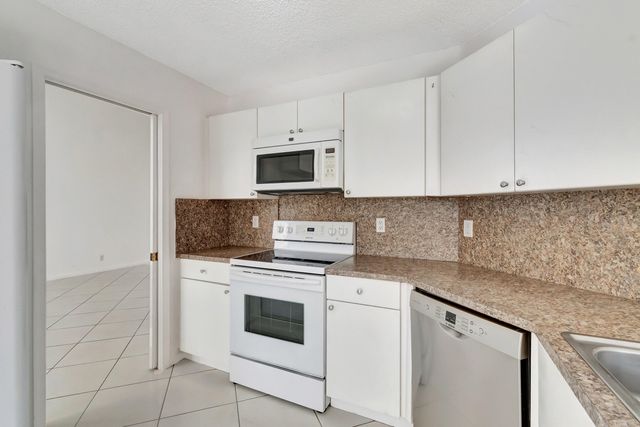 8895 Sonoma Lake Boulevard, Boca Raton, FL 33434