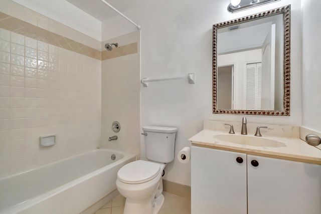 8895 Sonoma Lake Boulevard, Boca Raton, FL 33434