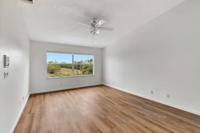 8895 Sonoma Lake Boulevard, Boca Raton, FL 33434