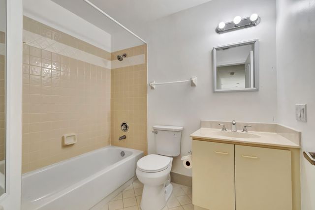 8895 Sonoma Lake Boulevard, Boca Raton, FL 33434