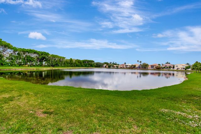 8895 Sonoma Lake Boulevard, Boca Raton, FL 33434