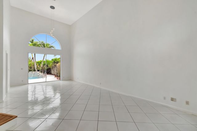 8895 Sonoma Lake Boulevard, Boca Raton, FL 33434