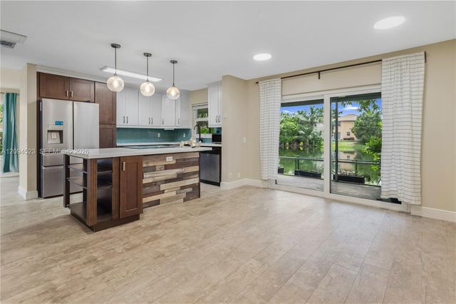 7504 Viscaya Circle, Margate, FL 33063