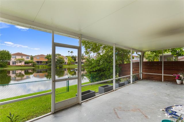 7504 Viscaya Circle, Margate, FL 33063