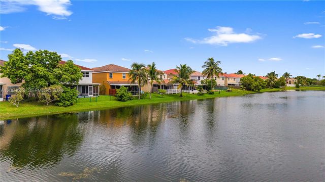 7504 Viscaya Circle, Margate, FL 33063