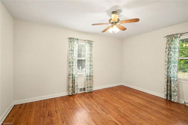 724 Lake Drive, Kernersville, NC 27284