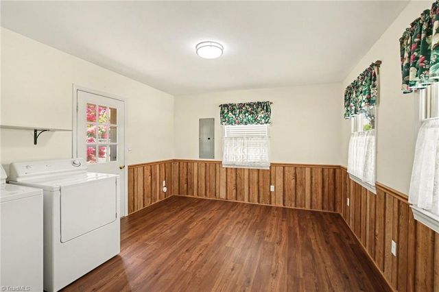 724 Lake Drive, Kernersville, NC 27284