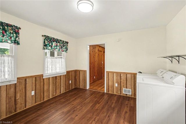 724 Lake Drive, Kernersville, NC 27284