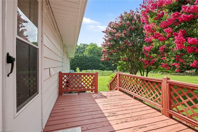 724 Lake Drive, Kernersville, NC 27284