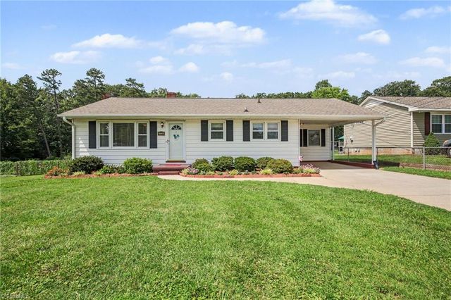 724 Lake Drive, Kernersville, NC 27284
