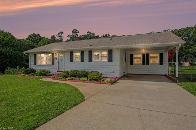 724 Lake Drive, Kernersville, NC 27284