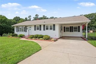 724 Lake Drive, Kernersville, NC 27284