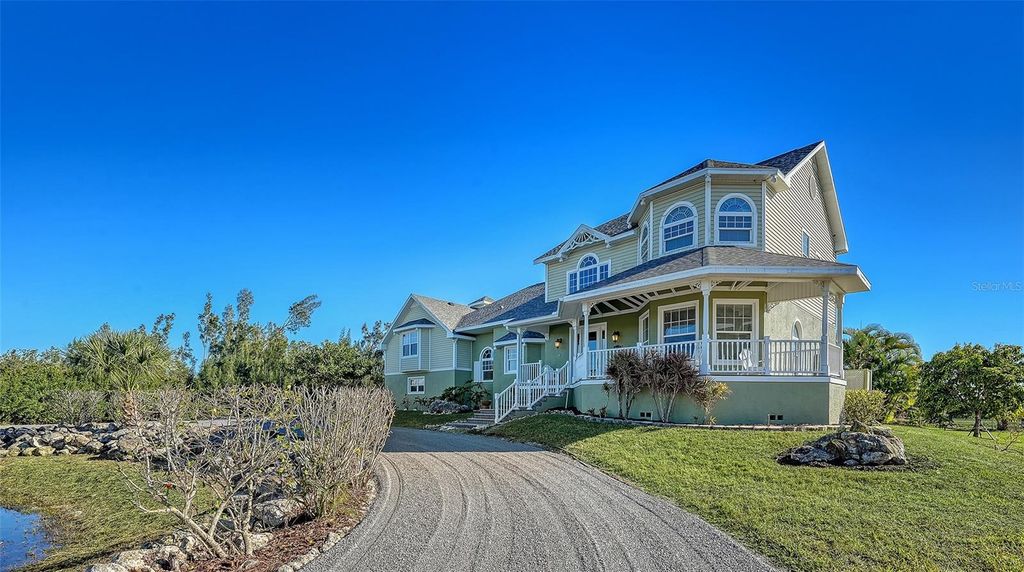 Image 12 of property listing at 925 BAYSHORE DRIVE, Terra Ceia, FL 34250