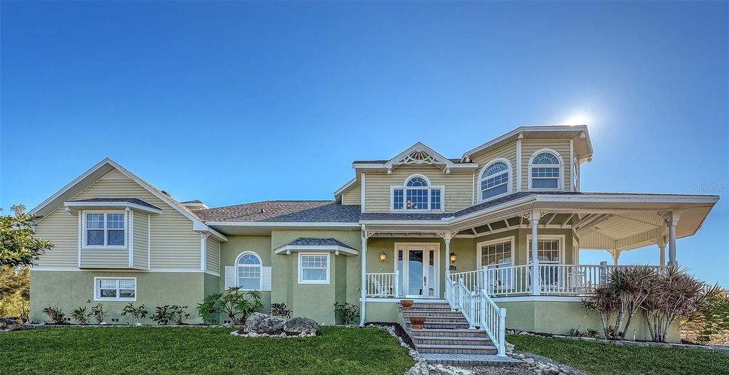 Image 13 of property listing at 925 BAYSHORE DRIVE, Terra Ceia, FL 34250