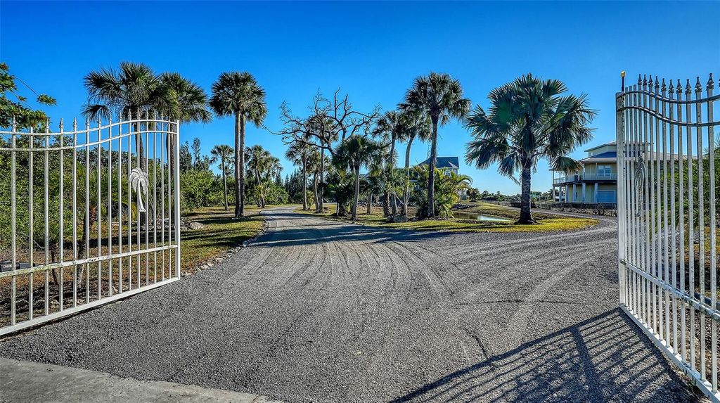 Image 3 of property listing at 925 BAYSHORE DRIVE, Terra Ceia, FL 34250