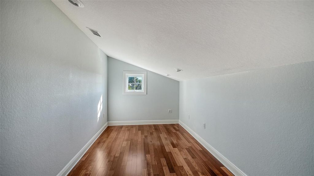 Image 43 of property listing at 925 BAYSHORE DRIVE, Terra Ceia, FL 34250