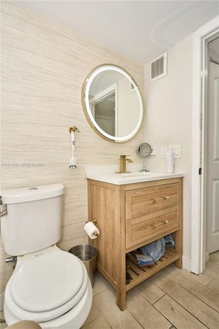 8240 SW 210th St 207, Cutler Bay, FL 33189