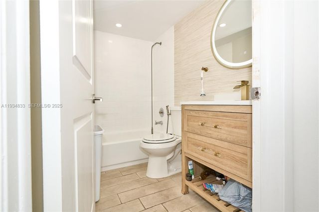 8240 SW 210th St 207, Cutler Bay, FL 33189