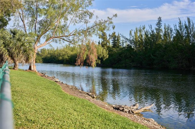 8240 SW 210th St 207, Cutler Bay, FL 33189