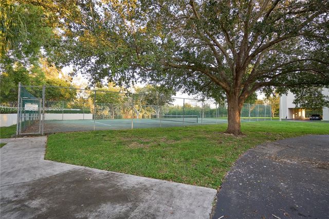 8240 SW 210th St 207, Cutler Bay, FL 33189