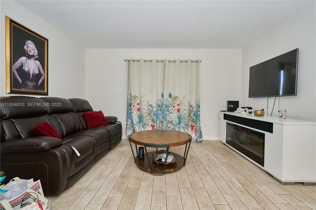 8240 SW 210th St 207, Cutler Bay, FL 33189