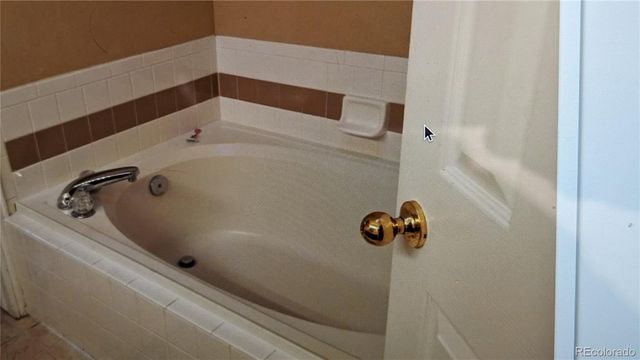 18566 E Greenwood Place, Aurora, CO 80013