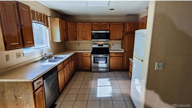 18566 E Greenwood Place, Aurora, CO 80013