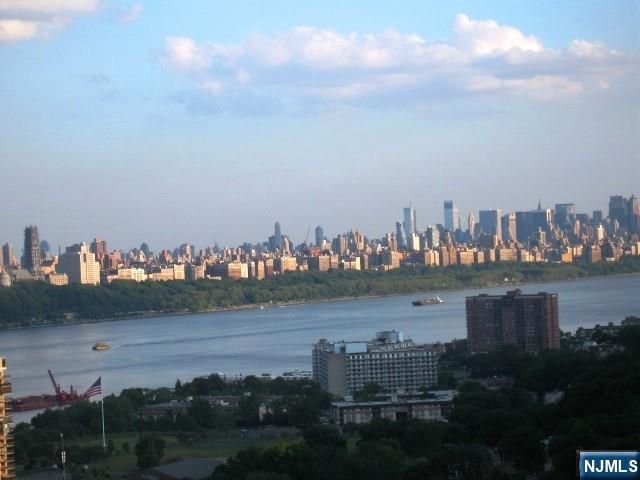 3 Horizon Road 1418, Fort Lee, NJ 07024