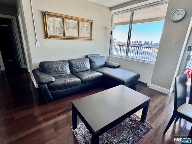 3 Horizon Road 1418, Fort Lee, NJ 07024