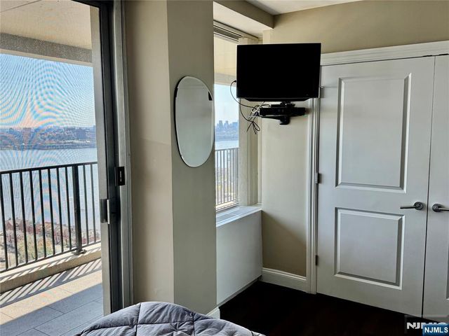 3 Horizon Road 1418, Fort Lee, NJ 07024