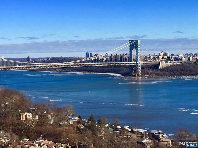 3 Horizon Road 1418, Fort Lee, NJ 07024