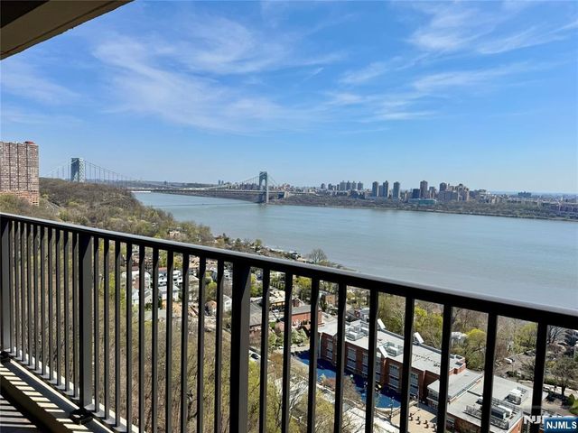 3 Horizon Road 1418, Fort Lee, NJ 07024