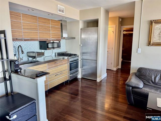 3 Horizon Road 1418, Fort Lee, NJ 07024