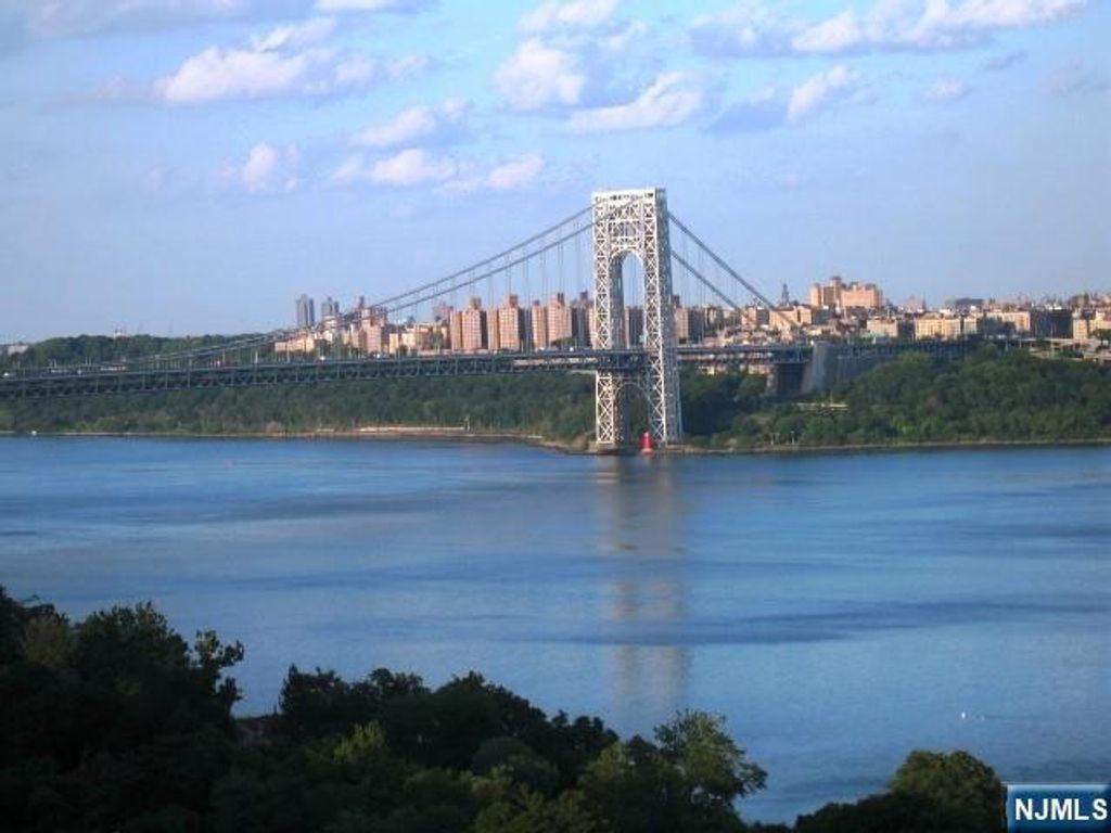 3 Horizon Road 1418, Fort Lee, NJ 07024
