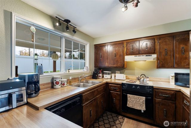 112 Galaxie Road, Chehalis, WA 98532