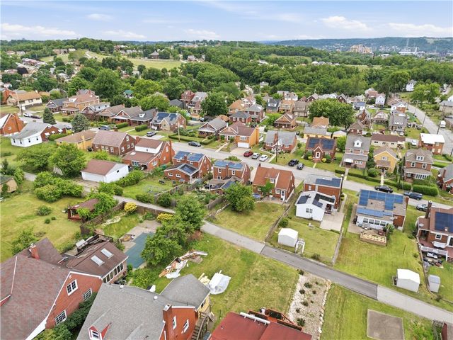 1711 Maine Avenue, West Mifflin, PA 15122