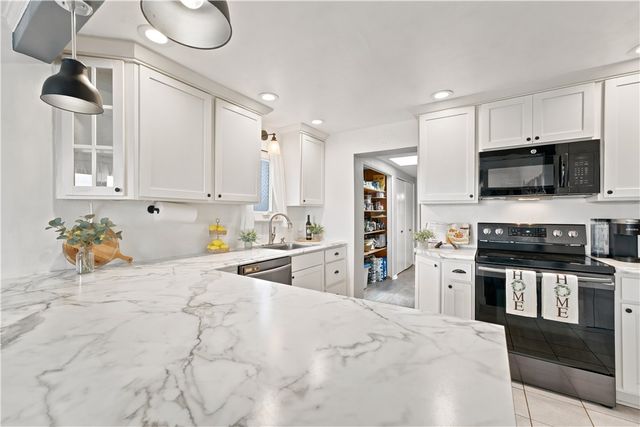 1711 Maine Avenue, West Mifflin, PA 15122