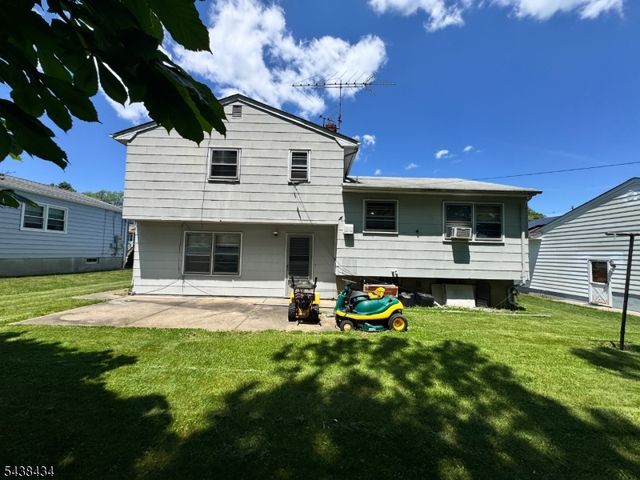218 Summit Ave, Woodbridge Twp., NJ 08863
