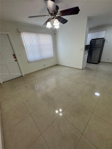 30 SE 4th Ave 116, Hallandale Beach, FL 33009