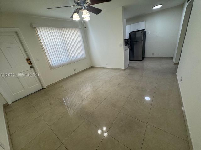 30 SE 4th Ave 116, Hallandale Beach, FL 33009
