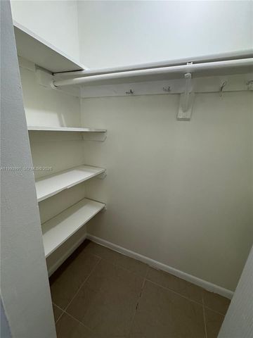 30 SE 4th Ave 116, Hallandale Beach, FL 33009