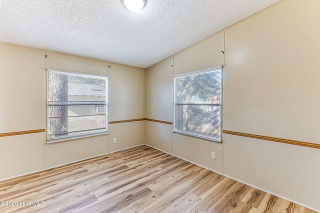 4690 Port Loop Road SE, Southport, NC 28461