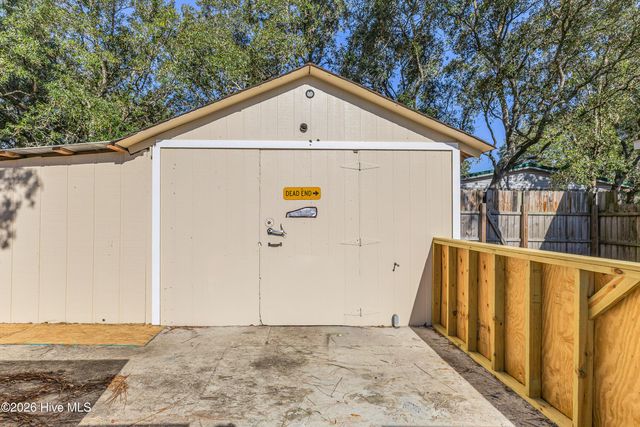 4690 Port Loop Road SE, Southport, NC 28461